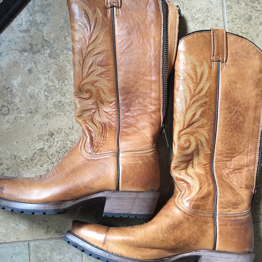 STETSON Woman’s snip toe Cowgirl boots! Size 7